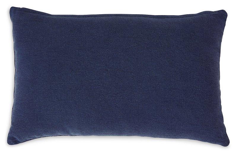 Dovinton Pillow