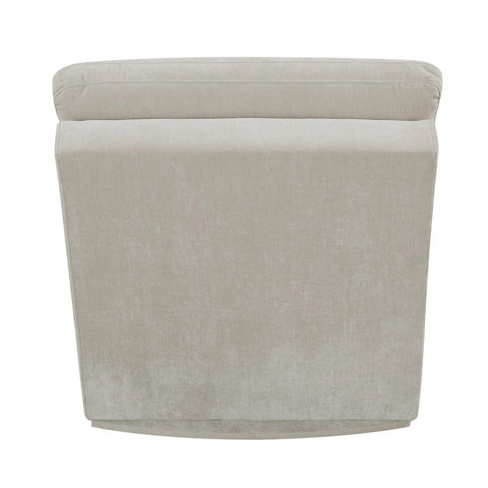 Dominick Chaise in Amigo