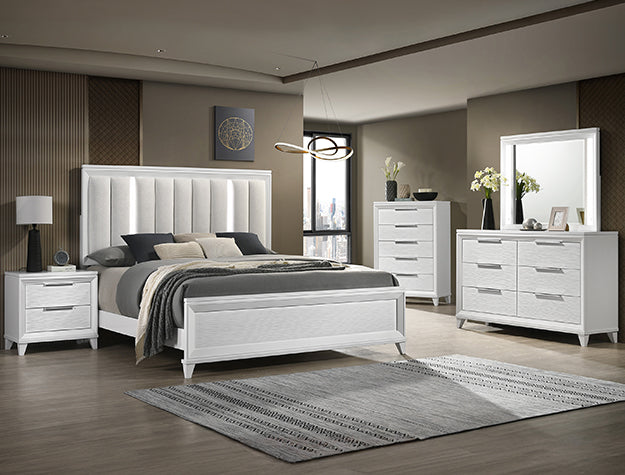Crown Mark Furniture Cressida 6 Drawer Dresser in White image