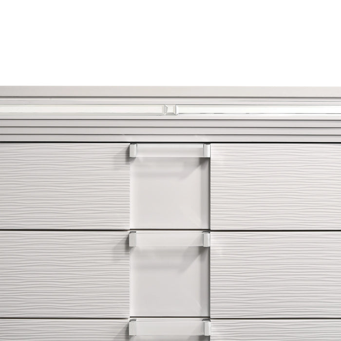 Twenty Nine Chest White